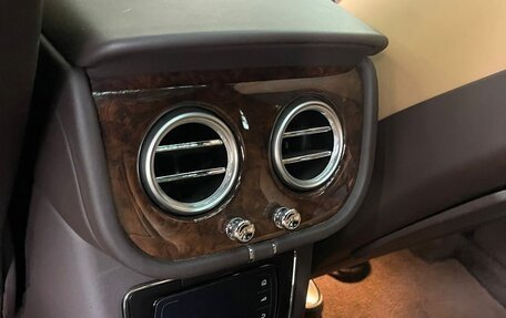 Bentley Bentayga I, 2016 год, 7 450 000 рублей, 10 фотография