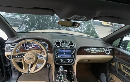 Bentley Bentayga I, 2016 год, 7 450 000 рублей, 14 фотография