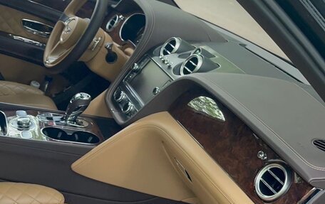Bentley Bentayga I, 2016 год, 7 450 000 рублей, 13 фотография