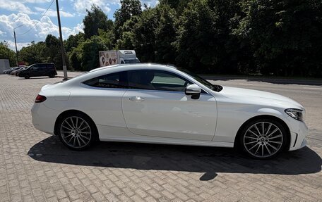 Mercedes-Benz C-Класс, 2019 год, 3 550 000 рублей, 4 фотография