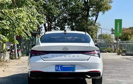 Hyundai Elantra, 2021 год, 1 040 000 рублей, 3 фотография