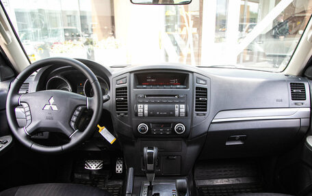 Mitsubishi Pajero IV, 2013 год, 1 698 000 рублей, 17 фотография
