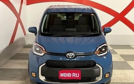 Toyota Sienta, 2023 год, 1 450 000 рублей, 3 фотография