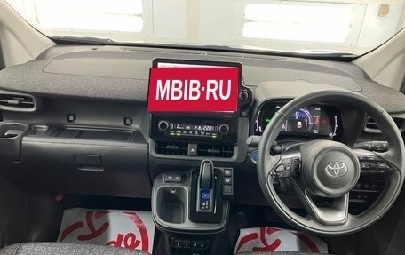 Toyota Sienta, 2023 год, 1 450 000 рублей, 9 фотография