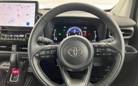 Toyota Sienta, 2023 год, 1 450 000 рублей, 10 фотография