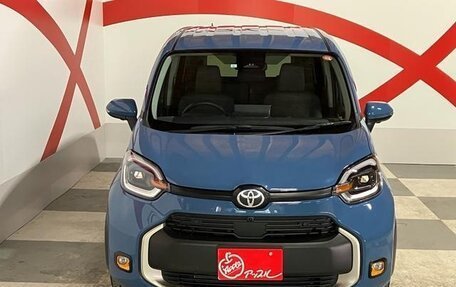 Toyota Sienta, 2023 год, 1 450 000 рублей, 23 фотография