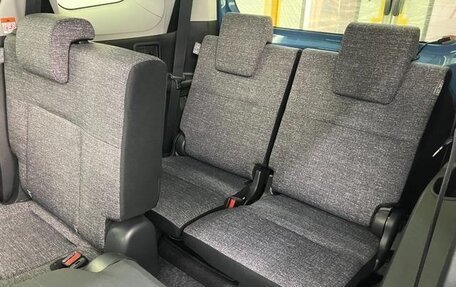 Toyota Sienta, 2023 год, 1 450 000 рублей, 40 фотография
