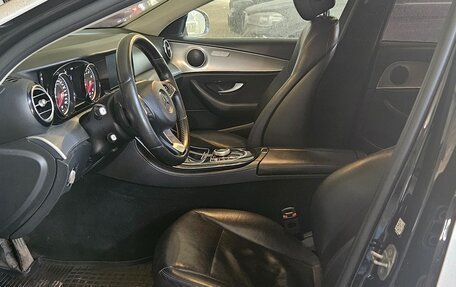 Mercedes-Benz E-Класс, 2017 год, 1 700 000 рублей, 5 фотография