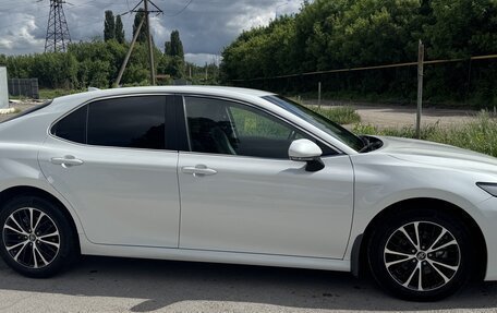 Toyota Camry, 2021 год, 3 600 000 рублей, 4 фотография