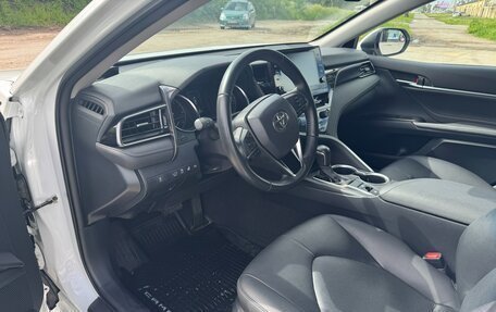 Toyota Camry, 2021 год, 3 600 000 рублей, 10 фотография