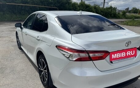 Toyota Camry, 2021 год, 3 600 000 рублей, 7 фотография
