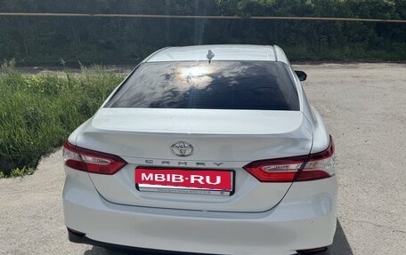 Toyota Camry, 2021 год, 3 600 000 рублей, 6 фотография