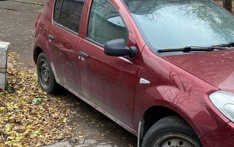 Renault Sandero I, 2014 год, 650 000 рублей, 2 фотография
