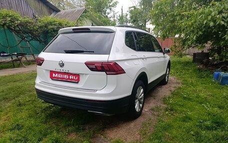 Volkswagen Tiguan II, 2019 год, 2 650 000 рублей, 2 фотография