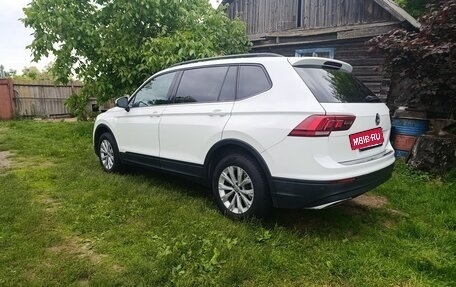 Volkswagen Tiguan II, 2019 год, 2 650 000 рублей, 5 фотография