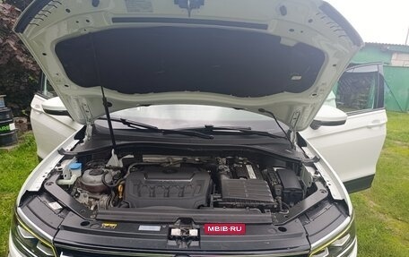 Volkswagen Tiguan II, 2019 год, 2 650 000 рублей, 22 фотография