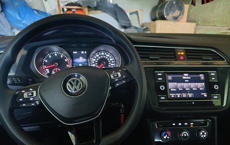 Volkswagen Tiguan II, 2019 год, 2 650 000 рублей, 35 фотография