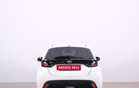 Toyota Yaris, 2020 год, 1 189 000 рублей, 6 фотография
