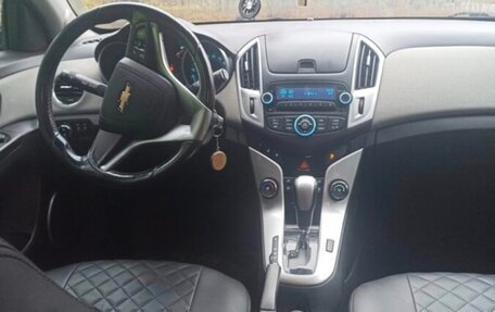 Chevrolet Cruze II, 2014 год, 800 000 рублей, 10 фотография