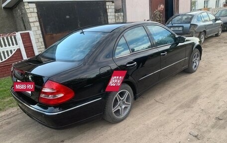 Mercedes-Benz E-Класс, 2003 год, 800 000 рублей, 3 фотография