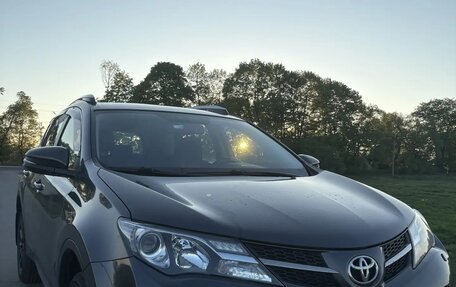 Toyota RAV4, 2013 год, 1 900 000 рублей, 2 фотография