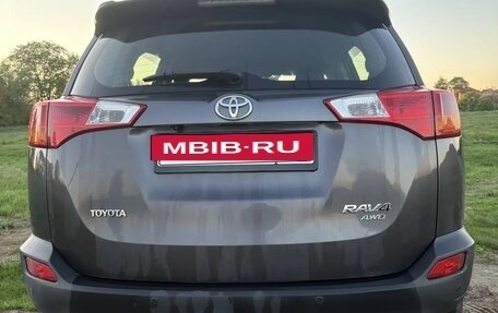 Toyota RAV4, 2013 год, 1 900 000 рублей, 10 фотография