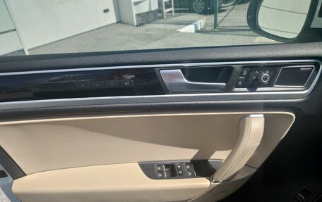 Volkswagen Touareg III, 2013 год, 2 800 000 рублей, 17 фотография