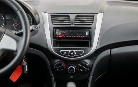 Hyundai Solaris II рестайлинг, 2014 год, 800 000 рублей, 12 фотография