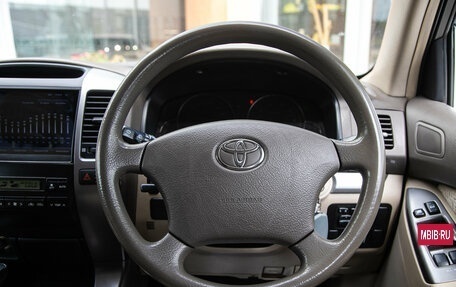 Toyota Land Cruiser Prado 120 рестайлинг, 2003 год, 1 619 000 рублей, 16 фотография