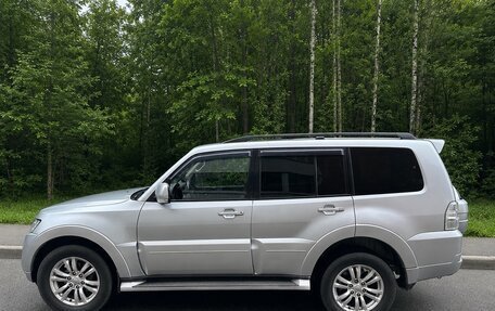 Mitsubishi Pajero IV, 2011 год, 1 990 000 рублей, 1 фотография