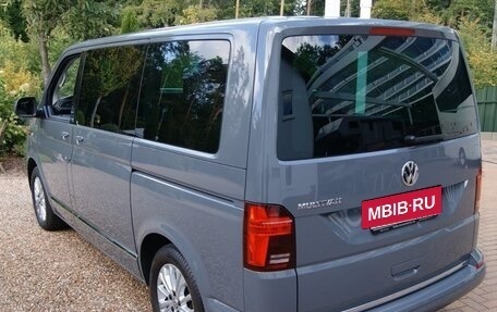Volkswagen Multivan T6 рестайлинг, 2022 год, 4 890 000 рублей, 4 фотография