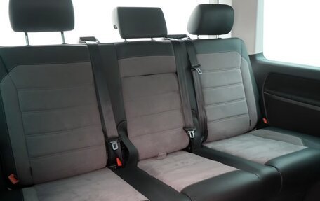 Volkswagen Multivan T6 рестайлинг, 2022 год, 4 890 000 рублей, 11 фотография