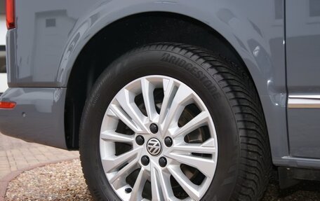 Volkswagen Multivan T6 рестайлинг, 2022 год, 4 890 000 рублей, 15 фотография