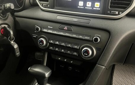 KIA Sportage IV рестайлинг, 2020 год, 2 499 000 рублей, 13 фотография