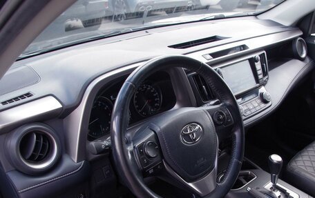 Toyota RAV4, 2018 год, 2 399 000 рублей, 6 фотография