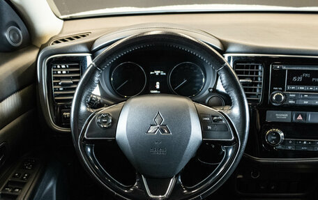 Mitsubishi Outlander III рестайлинг 3, 2017 год, 1 499 000 рублей, 6 фотография