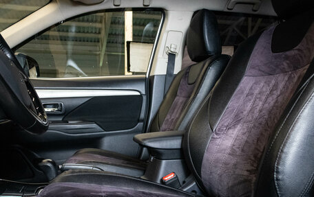 Mitsubishi Outlander III рестайлинг 3, 2017 год, 1 499 000 рублей, 9 фотография