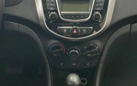 Hyundai Solaris II рестайлинг, 2013 год, 990 000 рублей, 13 фотография