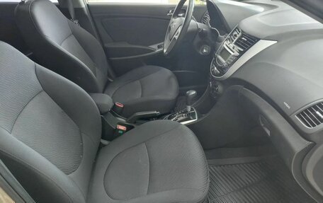 Hyundai Solaris II рестайлинг, 2013 год, 990 000 рублей, 17 фотография