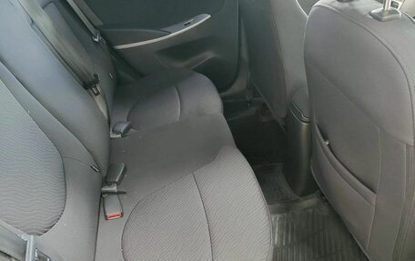 Hyundai Solaris II рестайлинг, 2013 год, 990 000 рублей, 16 фотография
