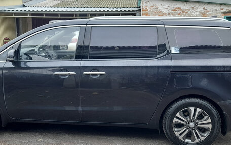 KIA Carnival III, 2019 год, 3 100 000 рублей, 5 фотография