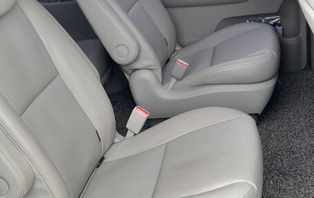 KIA Carnival III, 2019 год, 3 100 000 рублей, 9 фотография