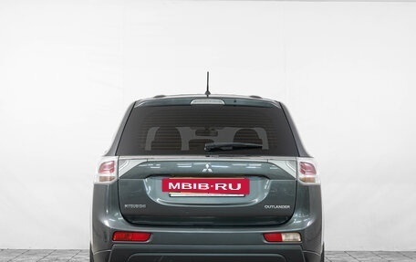 Mitsubishi Outlander III рестайлинг 3, 2014 год, 1 599 000 рублей, 5 фотография