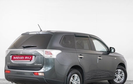 Mitsubishi Outlander III рестайлинг 3, 2014 год, 1 599 000 рублей, 6 фотография
