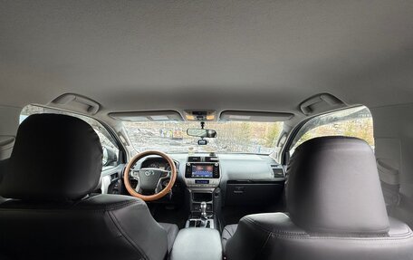Toyota Land Cruiser Prado 150 рестайлинг 2, 2020 год, 6 000 000 рублей, 8 фотография