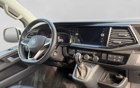 Volkswagen Multivan T6 рестайлинг, 2022 год, 4 880 000 рублей, 6 фотография