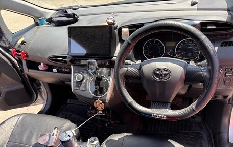 Toyota Wish II, 2011 год, 1 250 000 рублей, 13 фотография