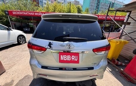 Toyota Wish II, 2011 год, 1 250 000 рублей, 4 фотография