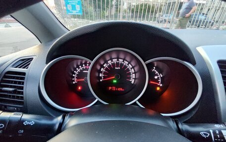 KIA Venga I, 2011 год, 850 000 рублей, 16 фотография