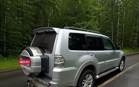 Mitsubishi Pajero IV, 2011 год, 1 990 000 рублей, 3 фотография
